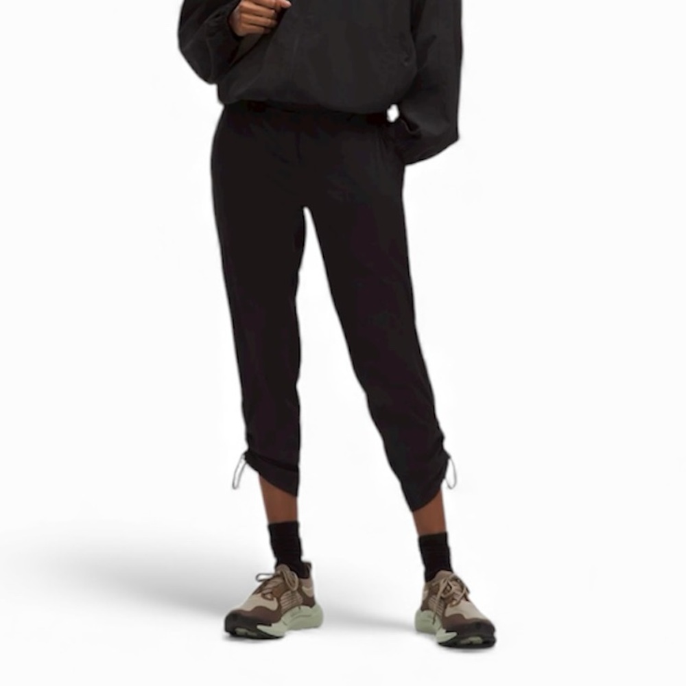 Lululemon Dance Studio Mid-Rise Cropped Pant Size 4
